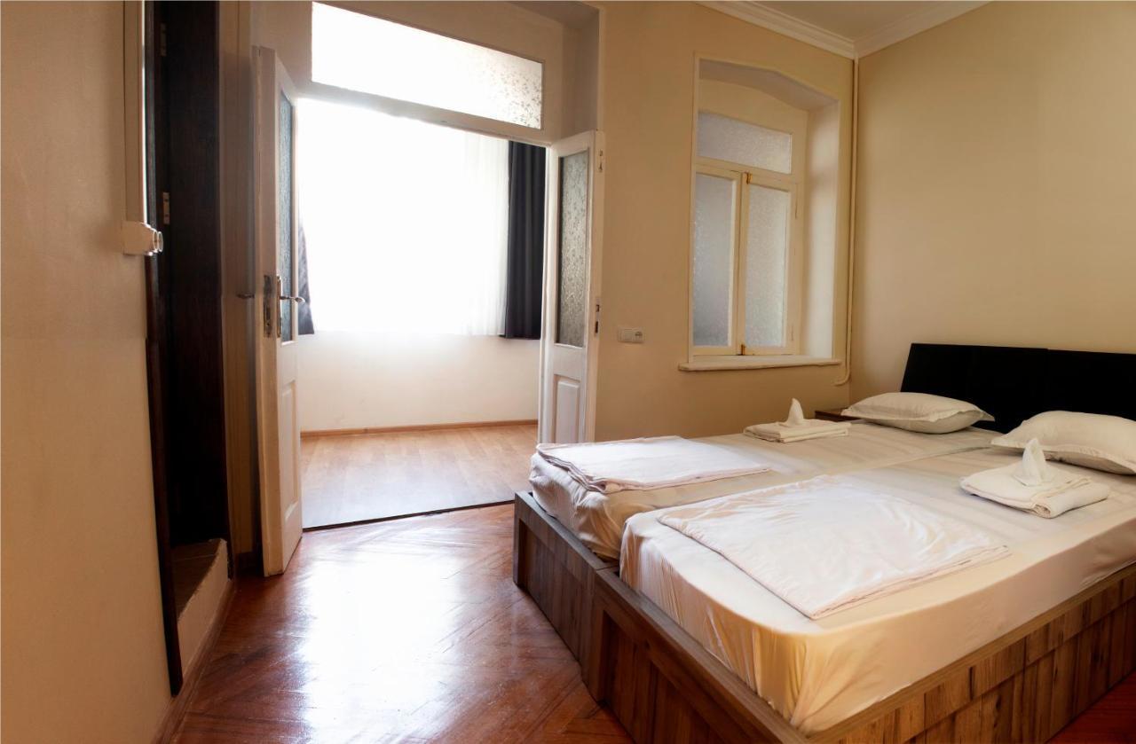 Hotel Tiflis Garden Eksteriør bilde